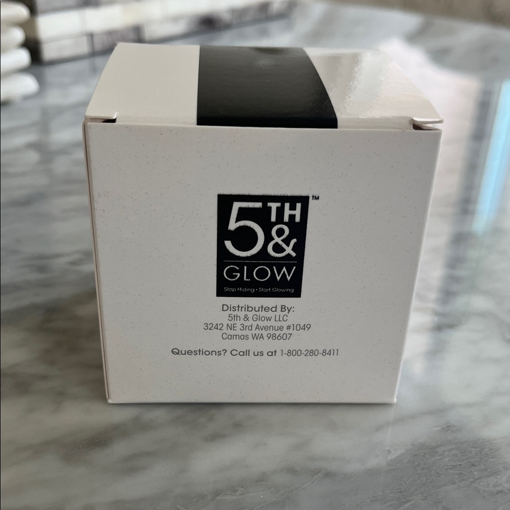 5th & Glow: Unbuttoned Beauty- Neck Cream 4 Fl. Oz. Package of 2